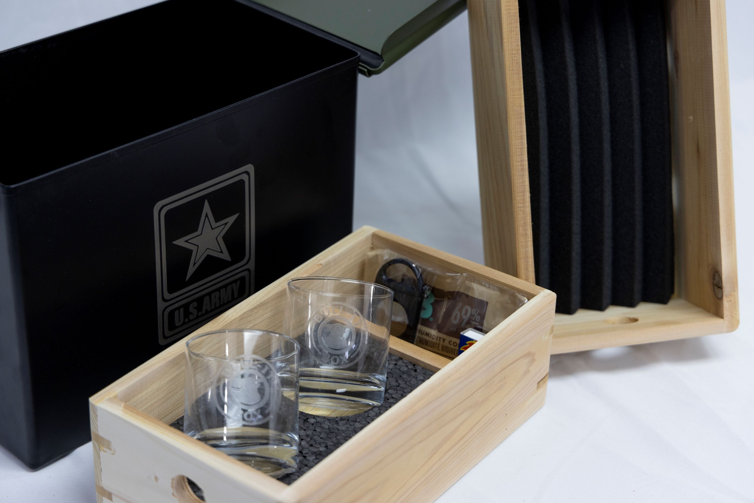FAT 50, Double Humidor with 2 Bourbon Glasses