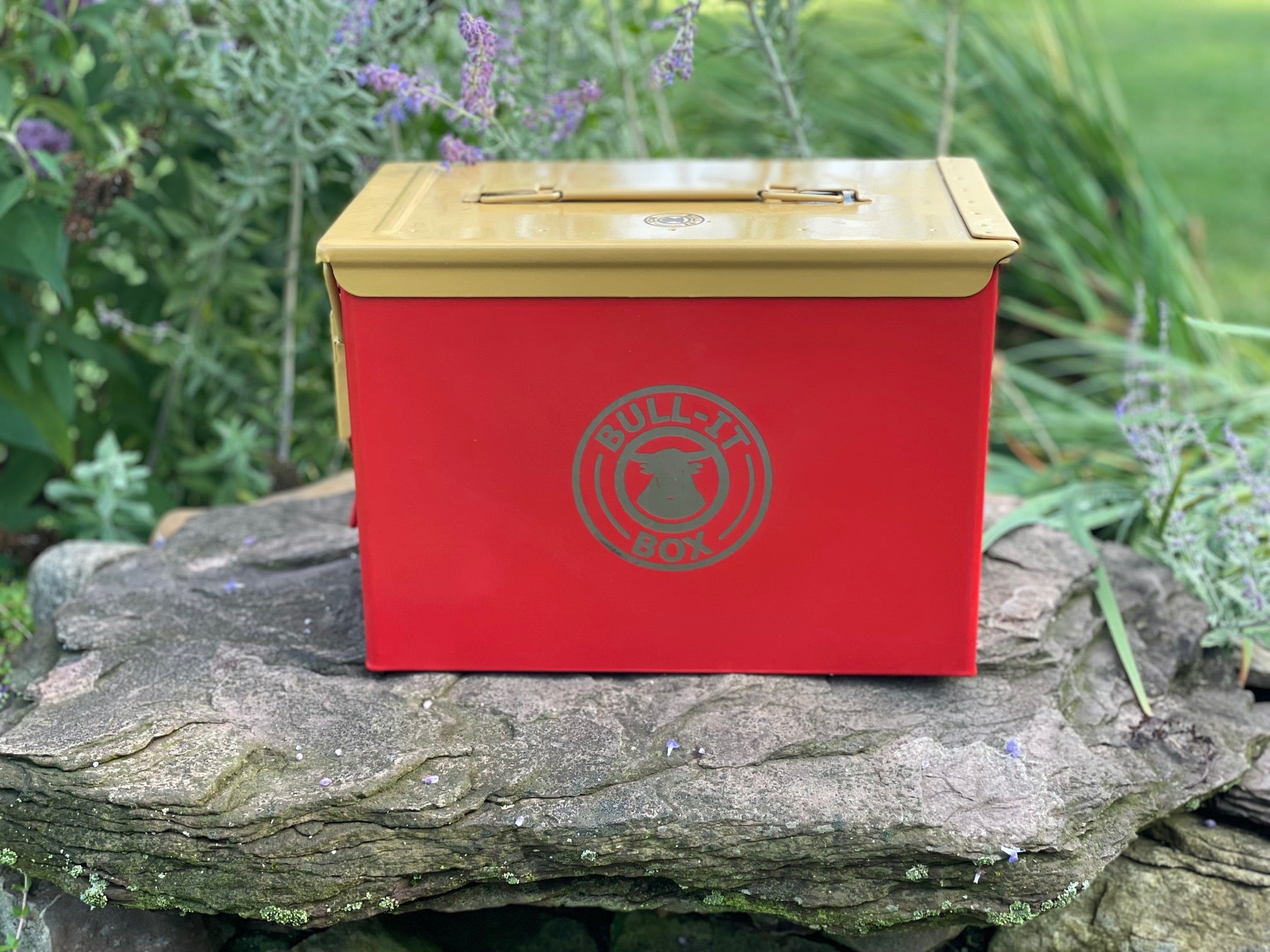 Red/Gold Classic Bull-It Box