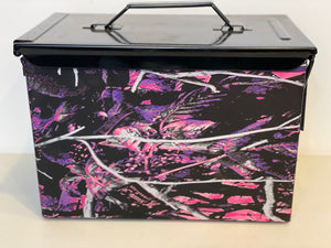 Open image in slideshow, Muddy Girl Hydro-Dipped Can
